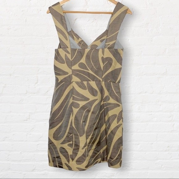 Women's Size 6 Walter Baker Brocade Print Short Structured Dress - Picture 3 of 8